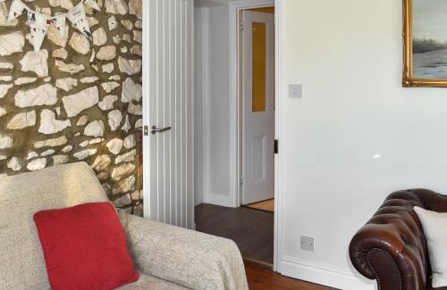 Newport House | The Apricot Tree