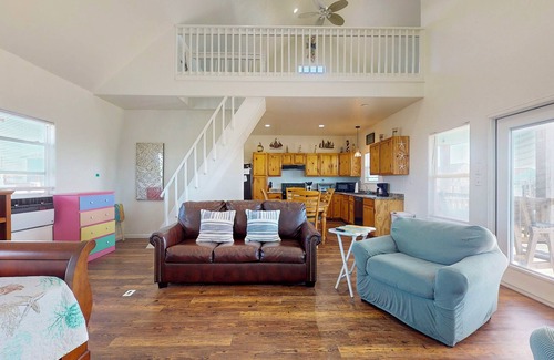 Crystal Beach House | The Aqua Alma: Studio, 1 BA in Crystal Beach, Sleeps 8