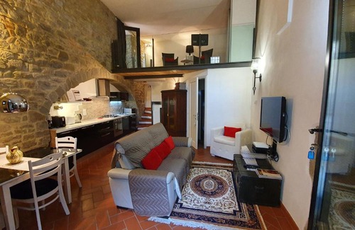 Cortona Old Town House | The Arch