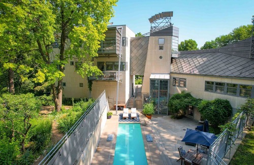 Lawrence House | The Architect’s Modern Castle
