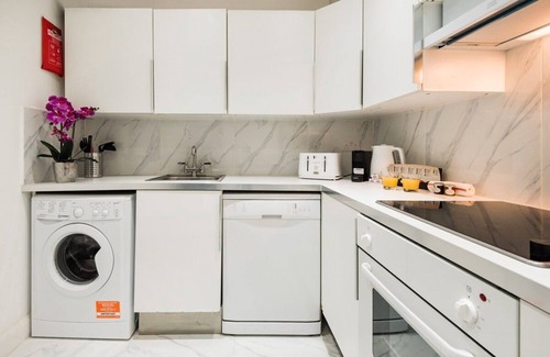 West Brompton Apartment | The Armadale Road Residence I
