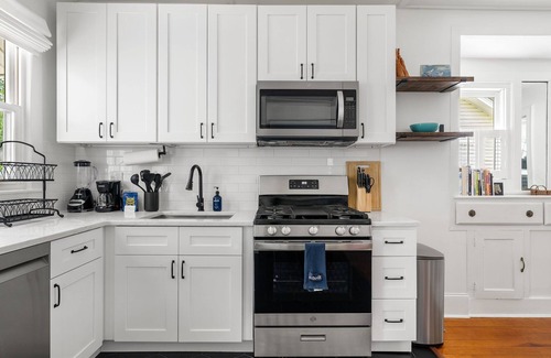 North Charleston House | The Arrow | Perfect Location to Park Circle