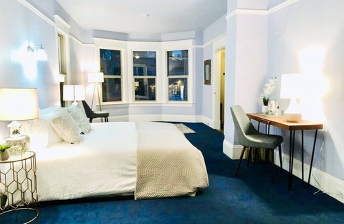 Squire Park House | The ART INN Seattle