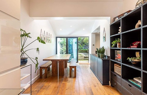 Camden Town Apartment | The Artist's House, Alma Street