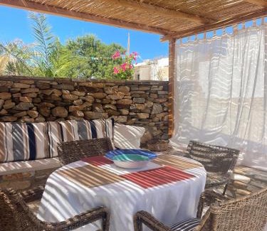Milopotas Villa | The Artists House - Atelier Suite