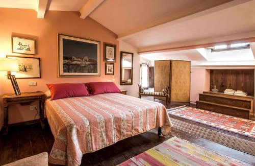 San Gimignano City Centre Apartment | The Artists' Tower