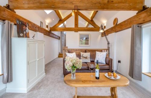 Wollerton House | The Ash Loft