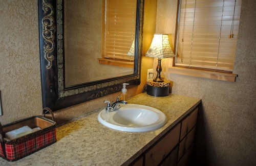 Palisades Bed & Breakfast | The Aspen Cabin at Starlight Canyon Bed & Breakfast