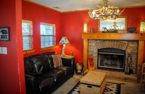Palisades Bed & Breakfast | The Aspen Cabin at Starlight Canyon Bed & Breakfast
