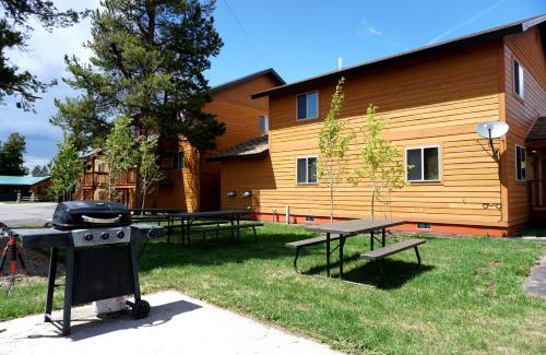 West Yellowstone Hotel | The Aspen