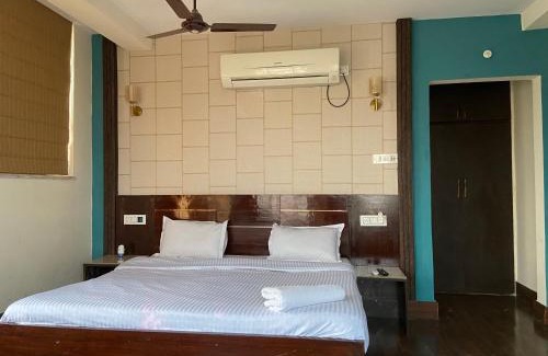 Ballygunge Bed & Breakfast | The Aster Penthouse