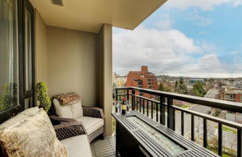 Downtown Victoria Apartment | The Astoria Flair