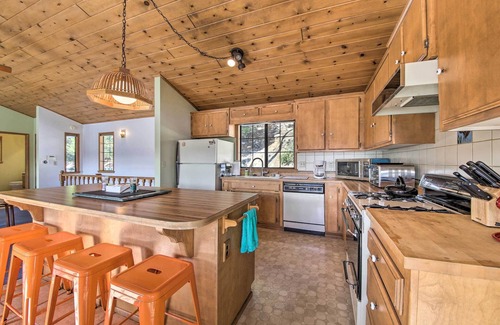 Crestline Cabin | ‘The Atomic Squirrel Lodge’ Lake Gregory Getaway!