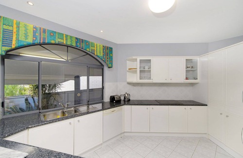 Port Macquarie House | The Atrium - Large Spacious Architect Designed Home