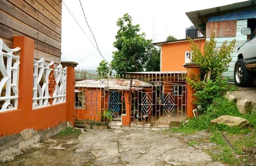 Port Antonio House | The atrium of the Paradise Room of Ioannis 3