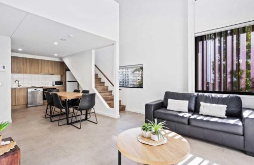 Surfers Paradise Apartment | The Aubrey Boutique Apartments - Hosted by Coastal Letting Co.
