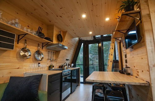 Lac Beauport Cabin | The Aura - Maelström Mountain (CITQ #304221)