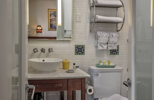 Avalon Hotel | The Avalon Hotel on Catalina Island