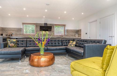 Callington House | The Aviary-Uk44382