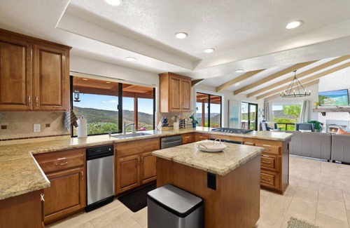 Fallbrook House | The Avocado House, Hot Tub, Game Room, Views