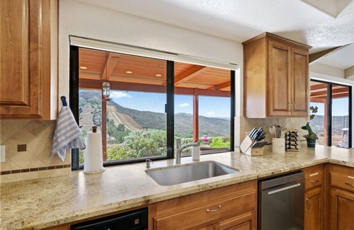 Fallbrook House | The Avocado House, Hot Tub, Game Room, Views