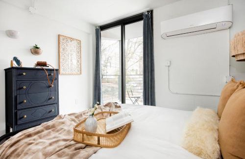 Virginia Highland Apartment | *THE AZURE* walkable in Ponce City!