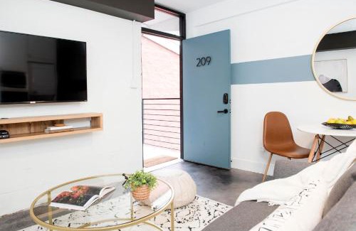 Virginia Highland Apartment | *THE AZURE* walkable in Ponce City!