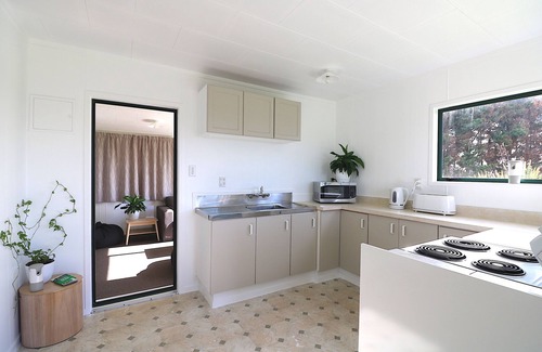 Far North District Cottage | 'The Bach' Relaxed Holiday Accommodation Kaimaumau