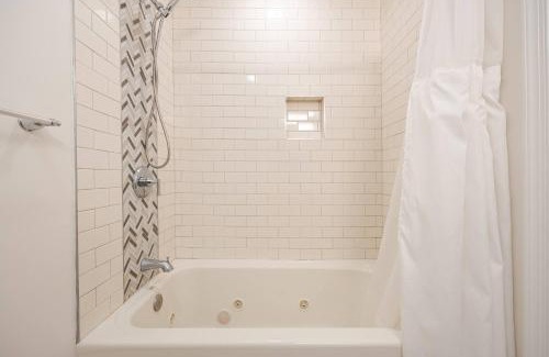 Warrenton Apartment | The Baldwin Flat - furnished for long-term stays
