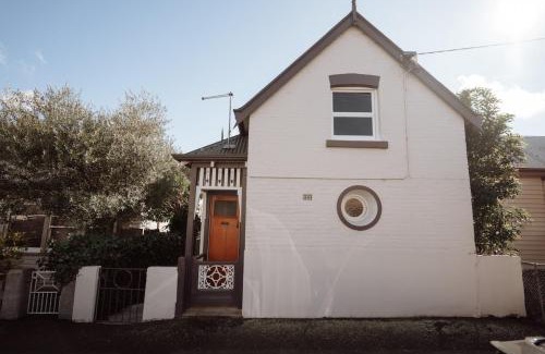 Launceston CBD House | The Balfour, classic cottage in Launceston's Café Quarter