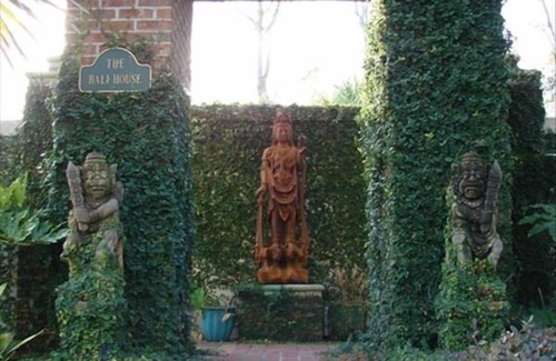 Wilmington Cottage | The Bali House - a tropical paradise in North Carolina!
