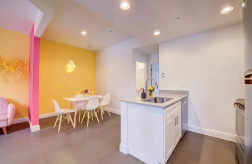 Wynwood Art District Apartment | The Banana's CuteStyle Apt - 1BR/2BA in Wynwood!