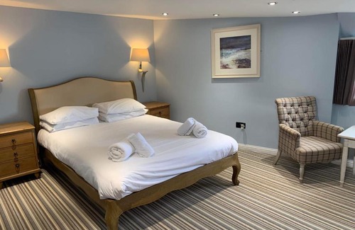 Tarbert Boat Rental | The Barge Tarbert