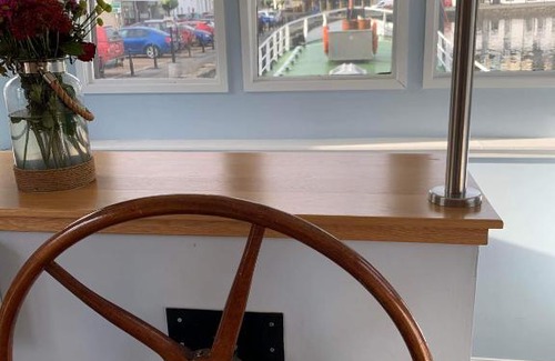 Tarbert Boat Rental | The Barge Tarbert
