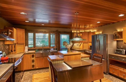 Blowing Rock Cottage | The Bark Bungalow 2BR/2BA Cottage in Blowing Rock