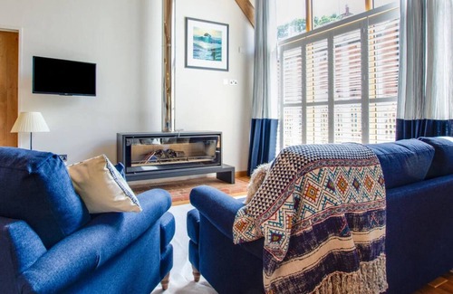Abbess Roding House | The Barn at Birchley