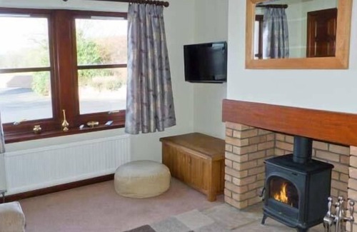 Tarbolton Cottage | THE BARN AT DALDORCH, pet friendly, with open fire in Mauchline