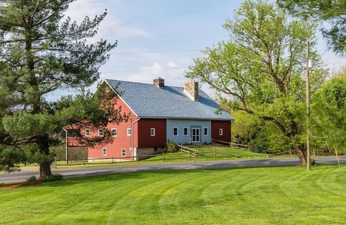 Luray House | The Barn at Evermore