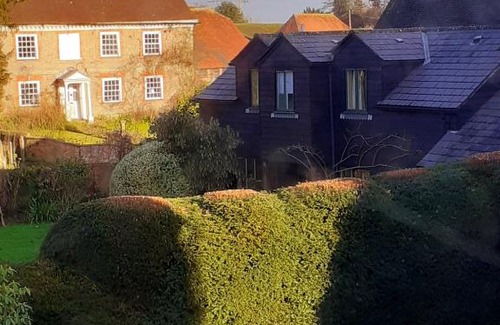 Fletching House | The Barn at Glebe