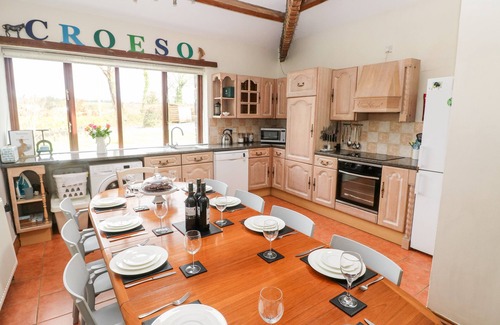 Kilgetty Cottage | THE BARN AT HARROLDS FARM, pet friendly, with open fire in Kilgetty