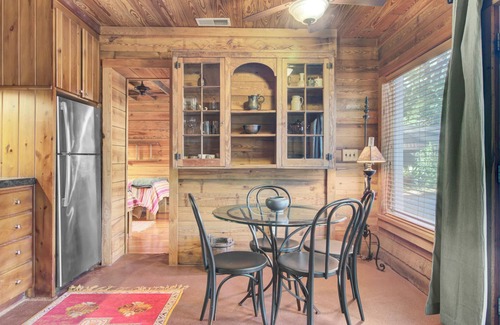 Summerville Historic District House | The Barn at Linwood - Tucked away in old downtown Summerville. A special getaway