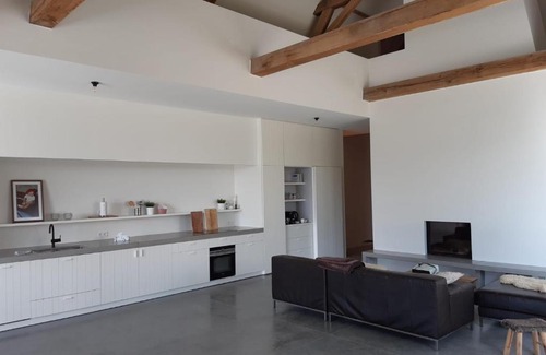 Poeke House | The Barn