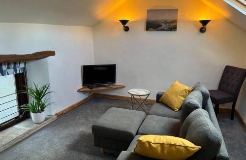 Castleton House | The Barn Behind