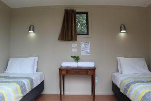 Marahau Hostel | The Barn Cabins & Camp