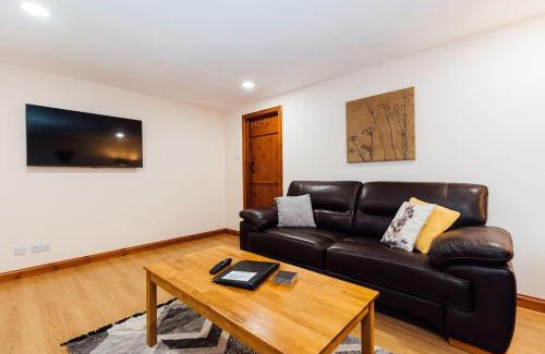 Castle Douglas House | The Barn @ Clauchan holiday Cottages