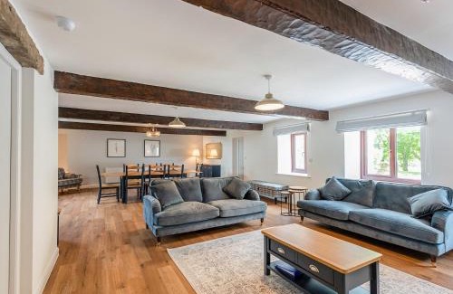 Hawes House | The Barn House