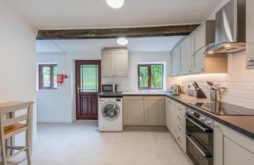 Hawes House | The Barn House