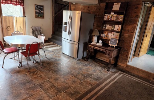 Spillville House | The Barn House Lodge
