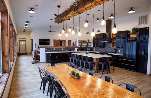 Hammondsport House | The Barn On Keuka-HotTub-LakeView-WineTrail