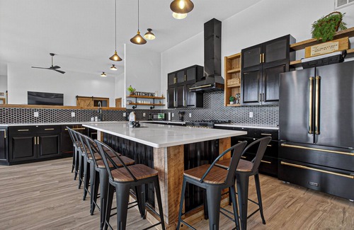 Hammondsport House | The Barn On Keuka-HotTub-LakeView-WineTrail